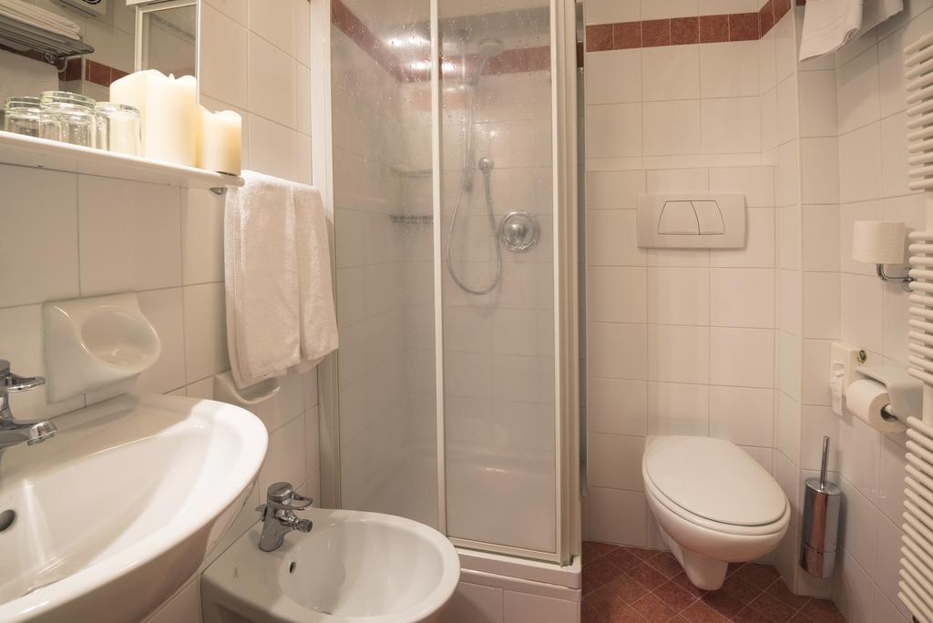 Twin Room with Mountain View,404627574:JPEG